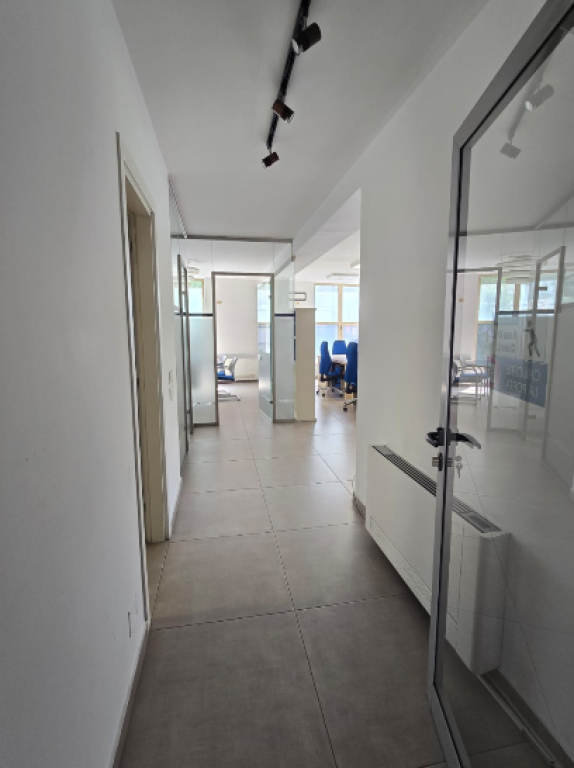 🏢 OFFICE FOR RENT | PARIS MUNICIPALITY