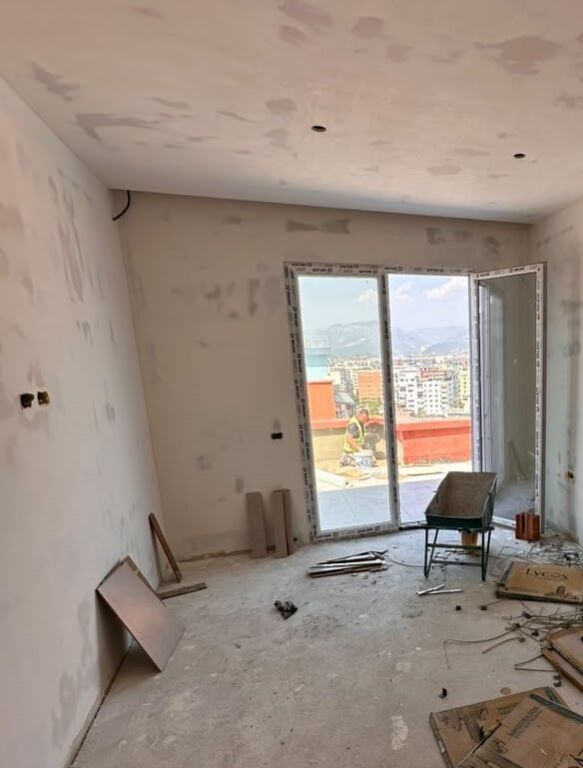 Shitet apartament 1+1+Verande ne Yzberisht , prane Fitness Bar Unik , Astir , Unaza e Re .
