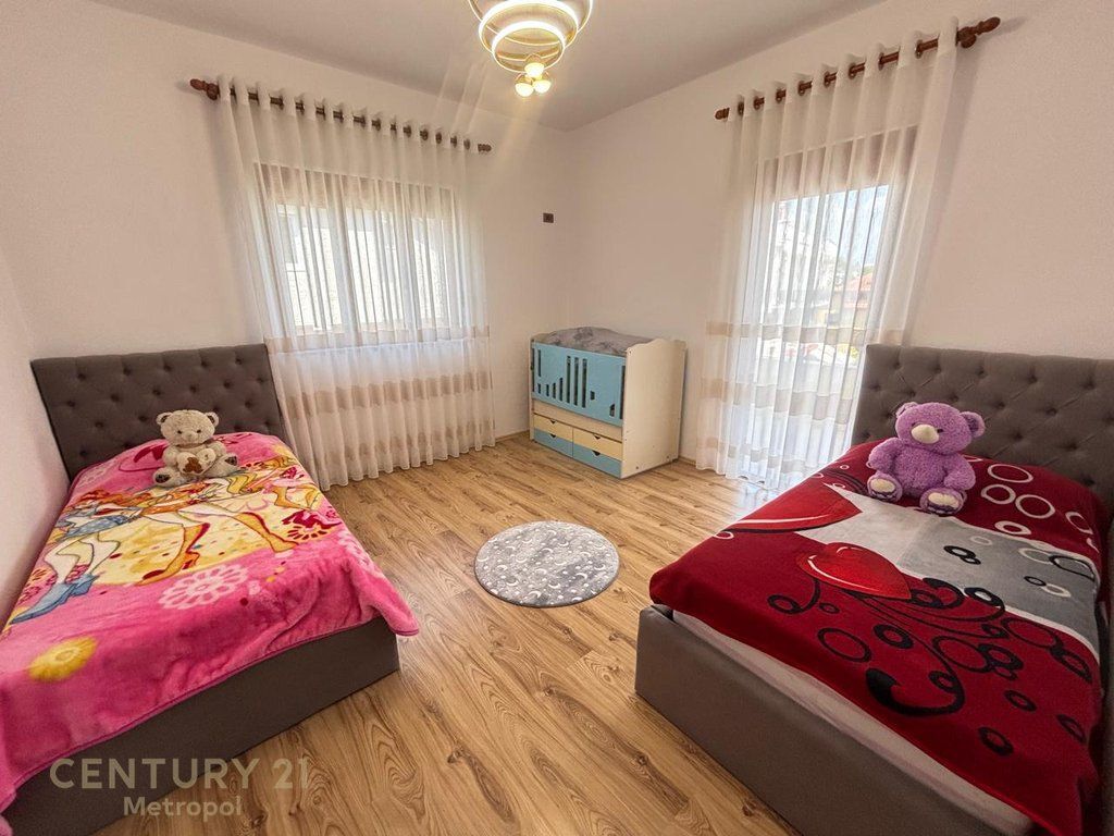 Vilë me Qira në Sauk – Zonë Rezidenciale dhe e Qetë