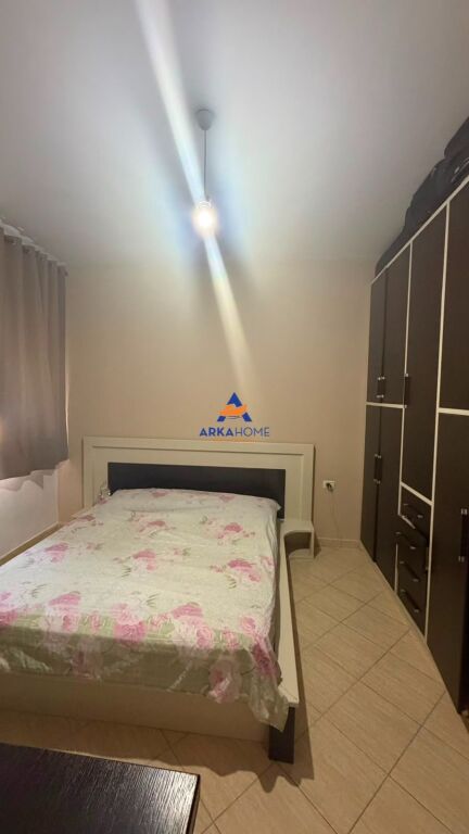 JEPET APARTAMENT ME QERA 1+1+BALLKON "RRUGA BILL KLINTON" 55.000 LEKE