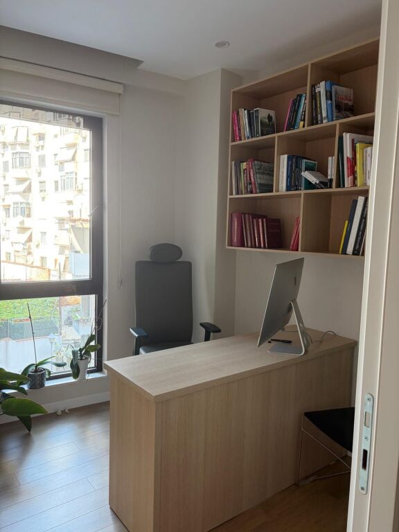 Affitto | Ambjent Biznesi | Rruga Myslym Shyri | 700 €/mese