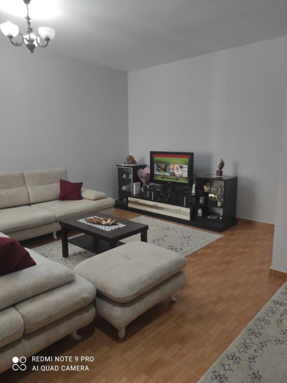 Jepet Me Qera Apartament 1+1+1 Ballkon