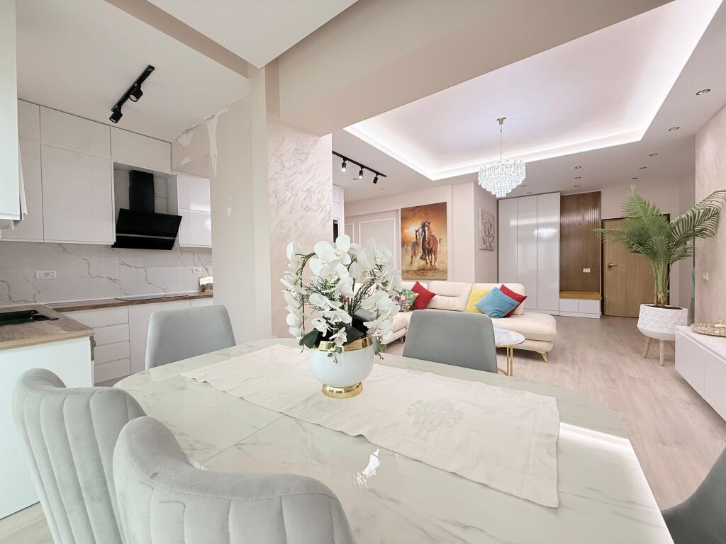 APARTAMENT 2+1+2 ME QERA – TRANSBALLKANIKE, VLORË