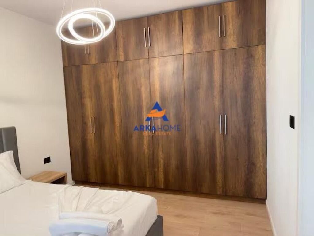 JEPET ME QERA APARTAMENT 2+1+BALLKON I MBYLLUR "PALLATET AGIMI" 85.000 LEKE