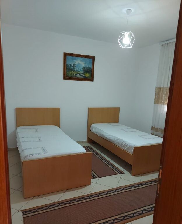 Qera | Shtëpi private 2 + 1 | Bulevardi i Ri | 500 €/muaj