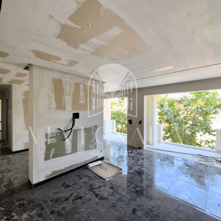 SHITET APARTAMENT 2+1, ISH PARKU SPORTIV, DURRËS