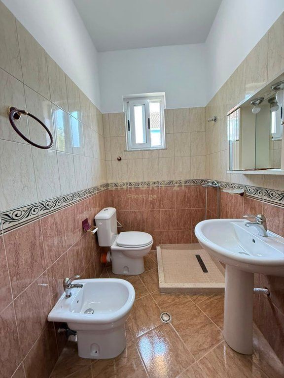 Apartament 2+1+2+Post Parkimi Per Qira, prane Vilave Gjermane, Tirane!
