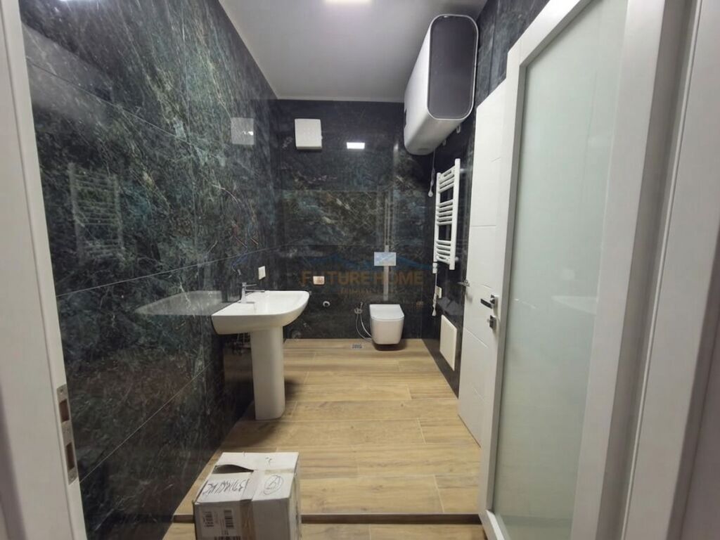 Affitto, Appartamento 3+1+2, Complesso Ndregjoni, Tirana
