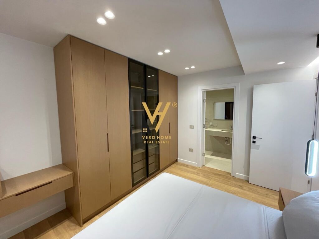 JEPET APARTAMENT 3+1+2+BLK ME QERA TE KODRA E DIELLIT 1.600 EURO