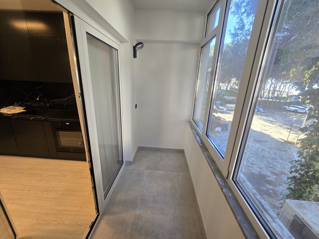 SHITET APARTAMENT 2+1 – GOLEM | VIJË E PARË ME DETIN !