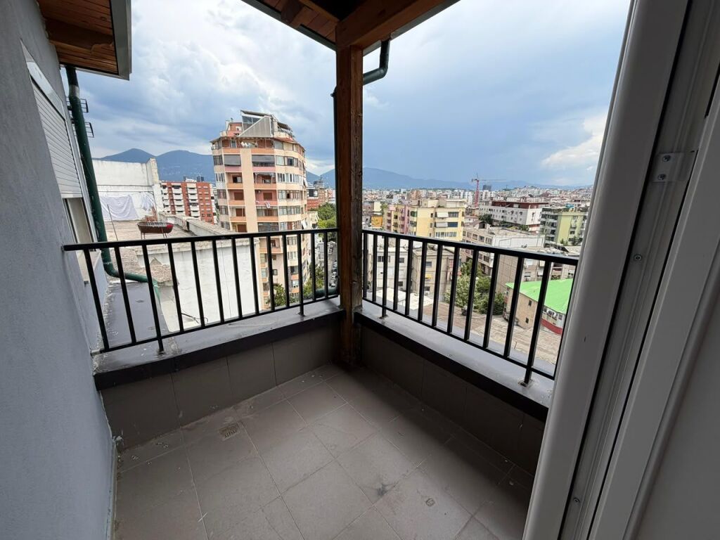🏡 Jepet me qira 1+1 – i pabanuar më parë 📍 Përballë Delijorgji, tek Karburant Kastrati💶 60000 Leke/ muaj