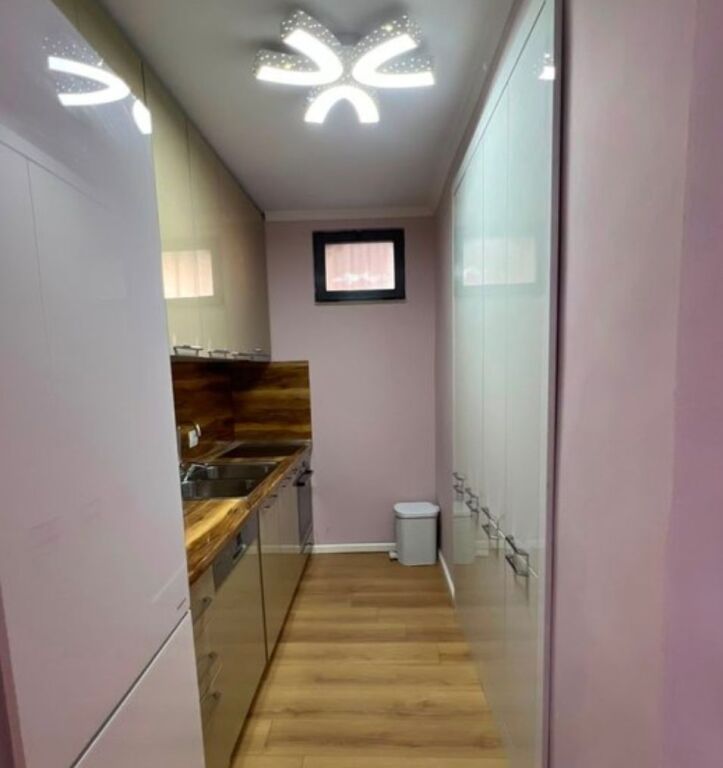 Apartament 3+1 dhe Parking me Qera