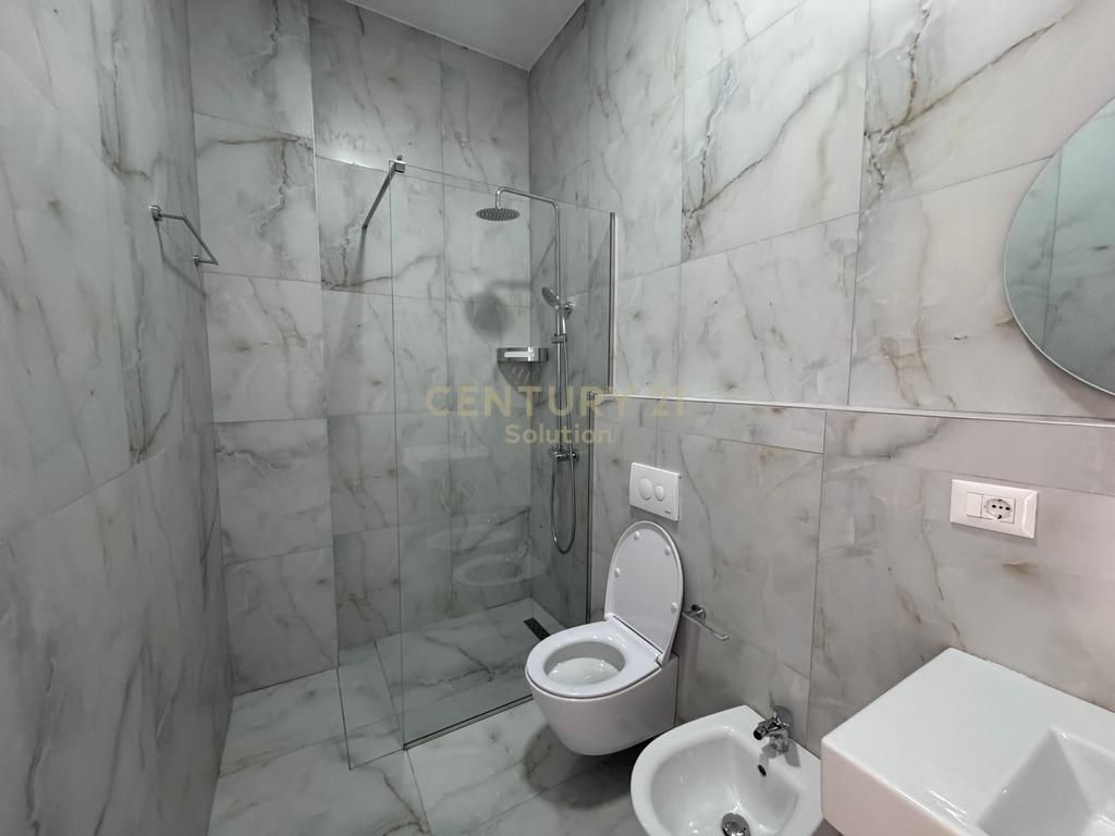 JAPIM ME QIRA 2+1 TE KOMPLEKSI AURA 750 € /Muaj