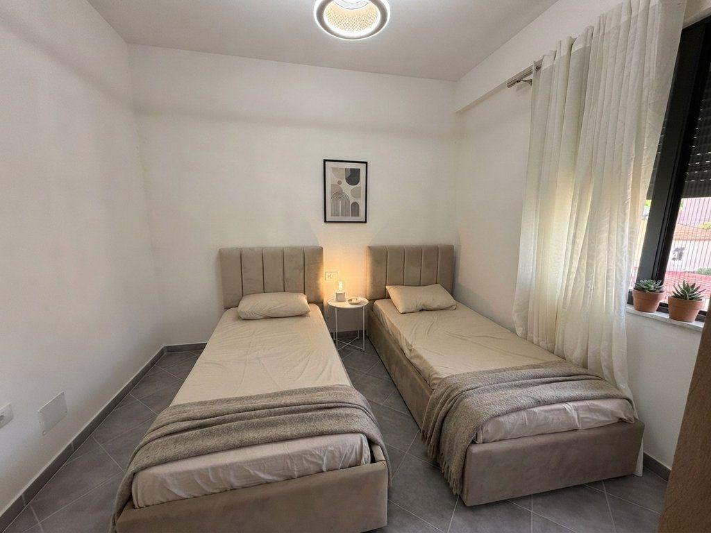 Qera, Apartament 2+1+2+Post Parkimi, Rruga Jordan Misja, Tirane.