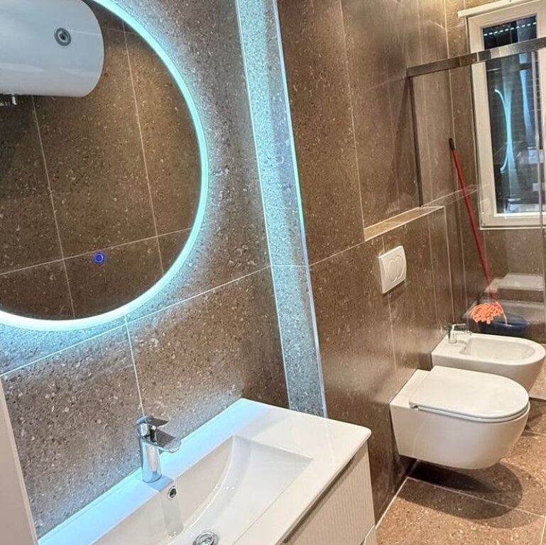 🏡 SHITET APARTAMENT 2+1 – BULEVARDI ZHAN D’ARK