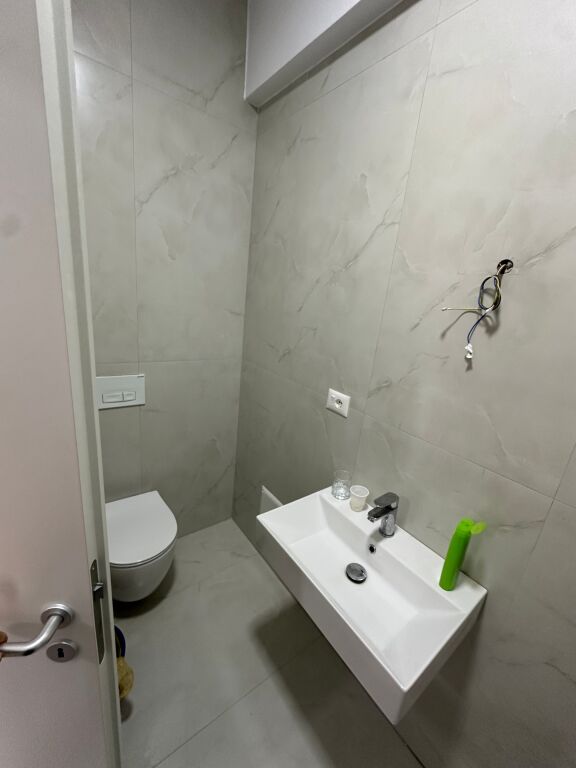 In Fresk apartment for rent 37,000 leke