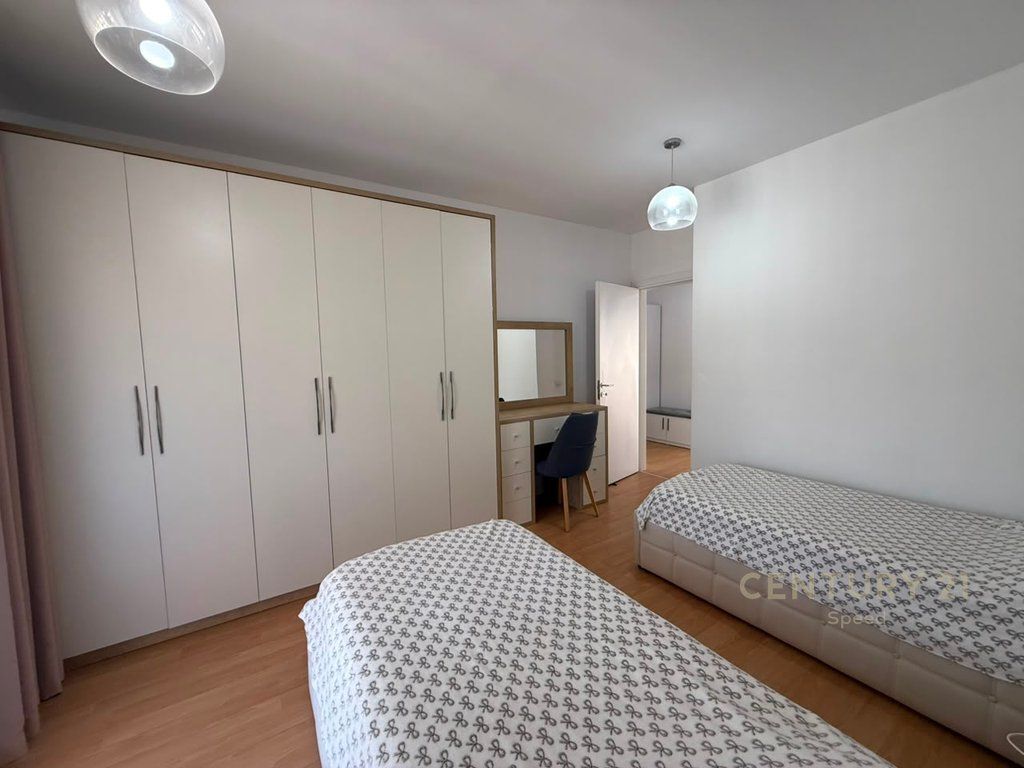 JEPET ME QIRA APARTAMENT 2+1 TEK RRUGA 5 MAJI!!
