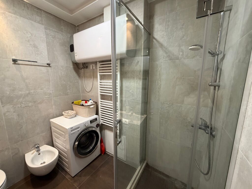 Perball Toptanit, Apartment 2+1+2 per qira