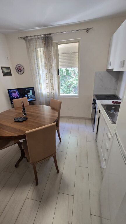 🏡 Jepet me Qira 2+1 📍Rruga e Durrësit💰 80,000 lekë/muaj bruto
