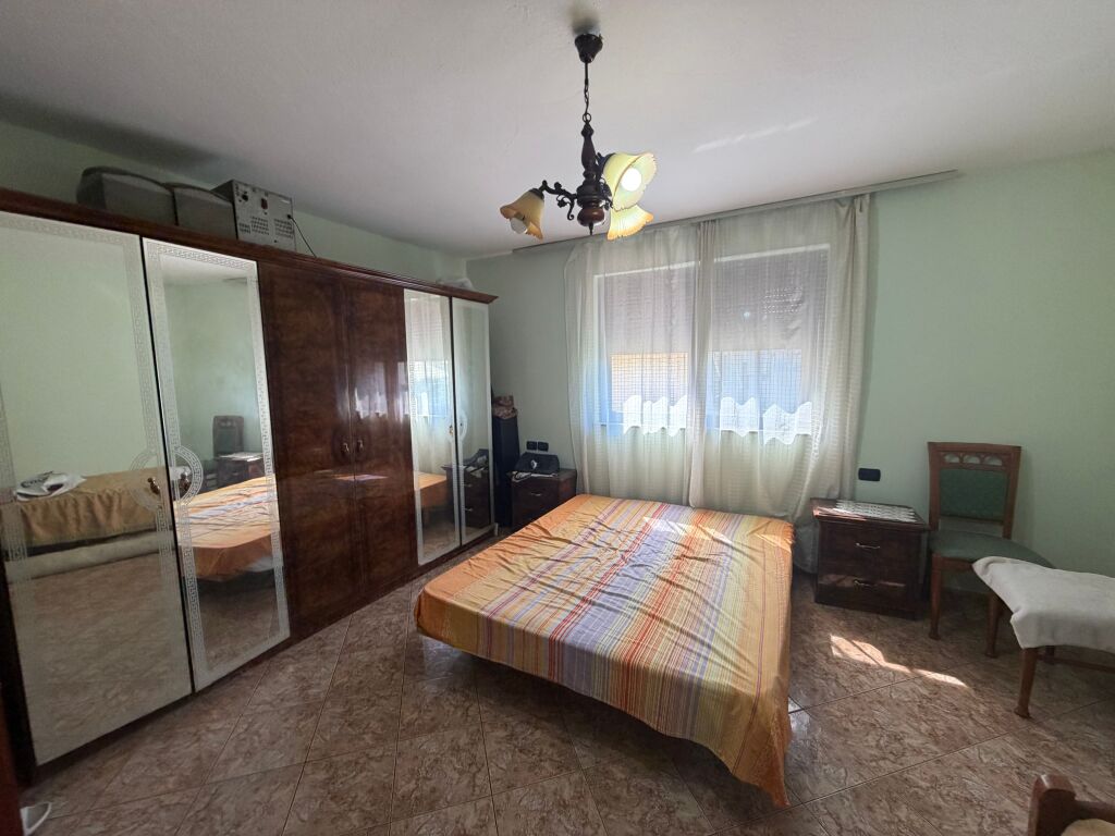AFFITTASI APPARTAMENTO 2+1+2  📍 Posizione: Vicino al Vecchio Parco, vicino a Report Tv💶 Prezzo: 650 €/mese