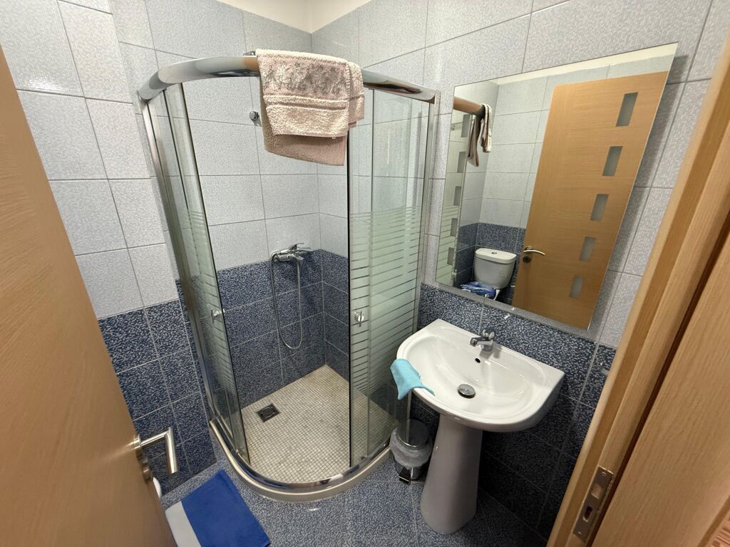 📣 AFFITTO Appartamento 2+1 Con 2 Bagni 📍 Astir 🛣️ Via "Mikel Maruli" ✨  💶 Prezzo 65.000 Leke Trattabile