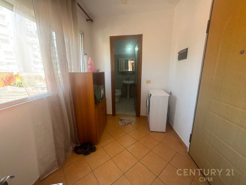 JEPET APARTAMENT 2+1 ME QIRA – PAZARI I RI, TIRANË