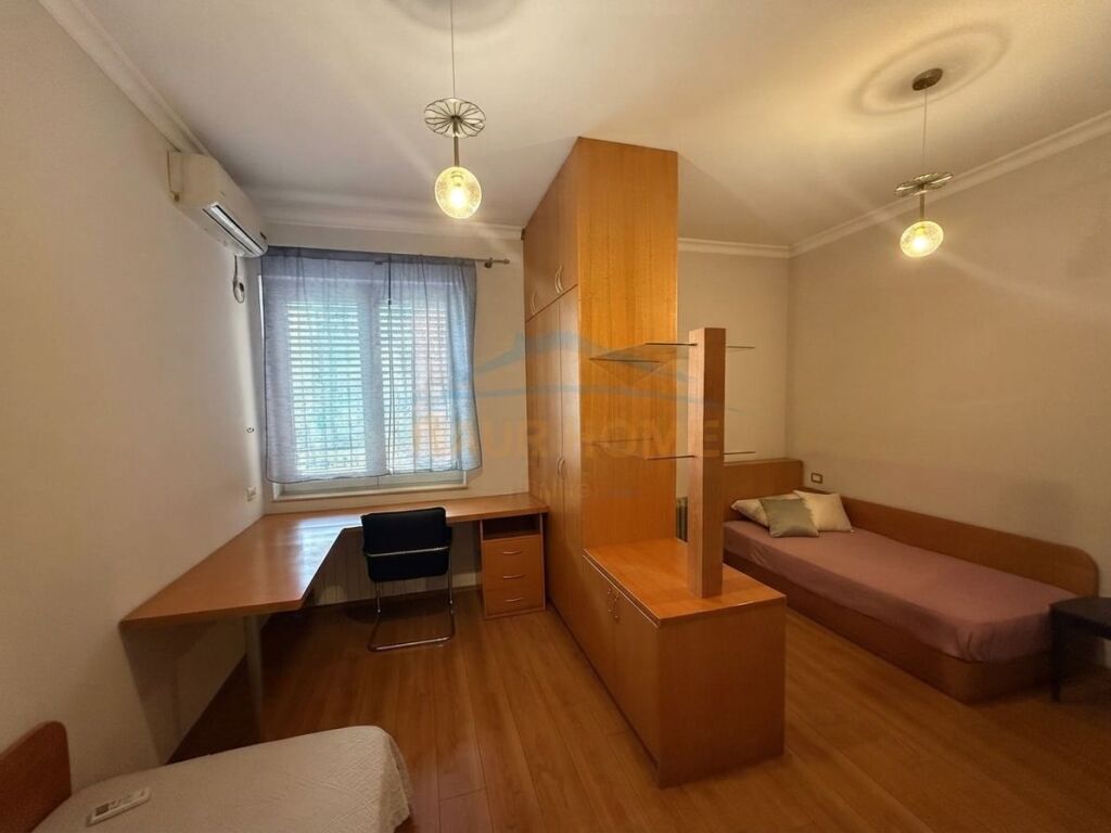 Affitto, Appartamento 2+1, Blloku, Tirana.