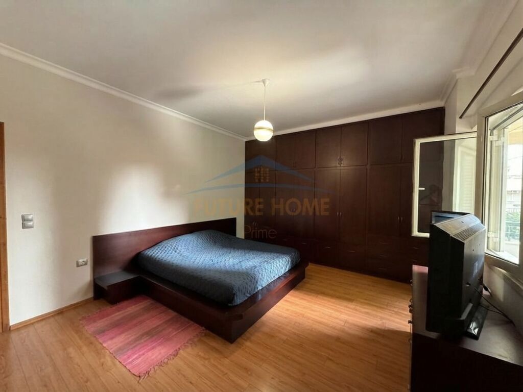 Affitto, Appartamento 2+1, Blloku, Tirana.