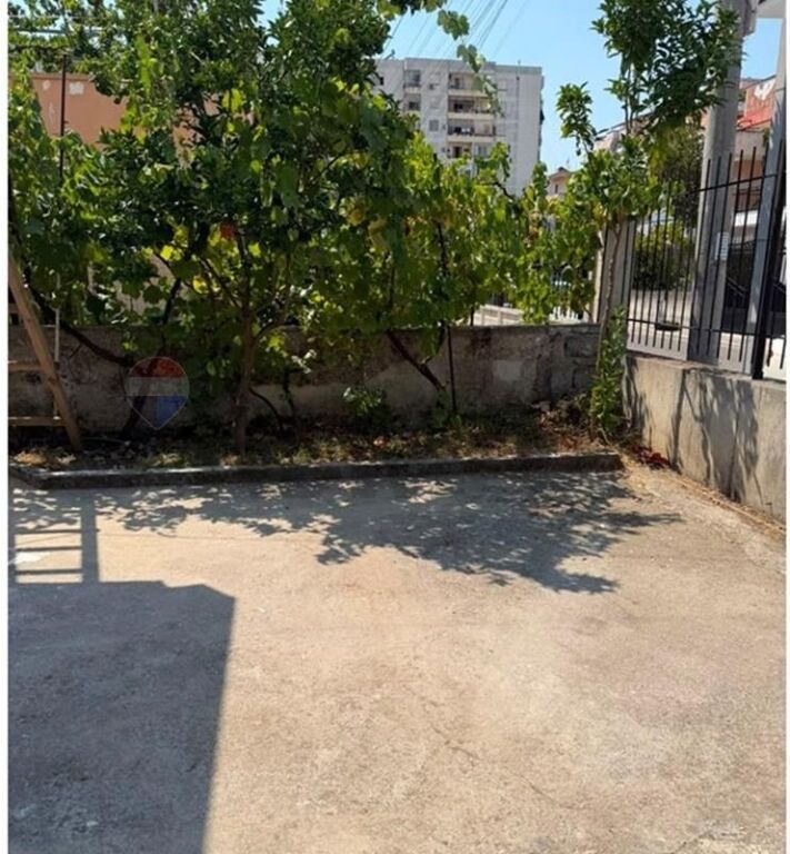 Private house - For Rent - Besim Alla Street, Tirana