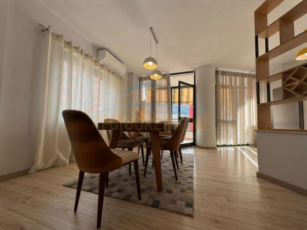 Qira, Apartament 3+1+3+ Post Parkimi, Liqeni Artificial, Tiranë.