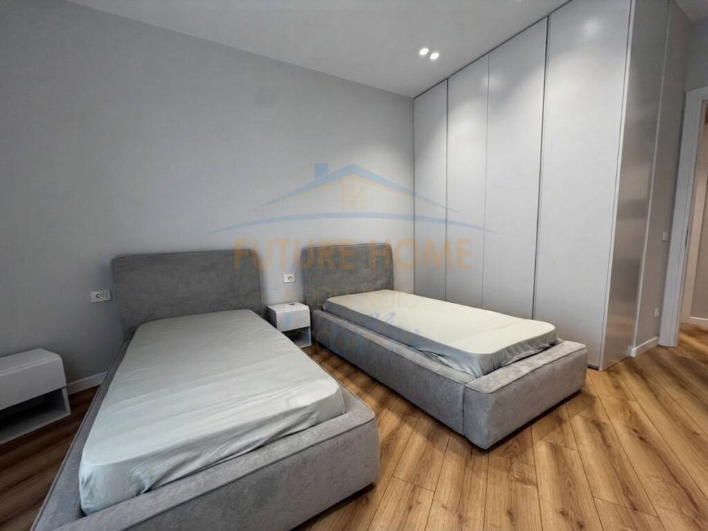 Affitto, Appartamento 2+1+ Posto Auto, Green Valley, Tirana.