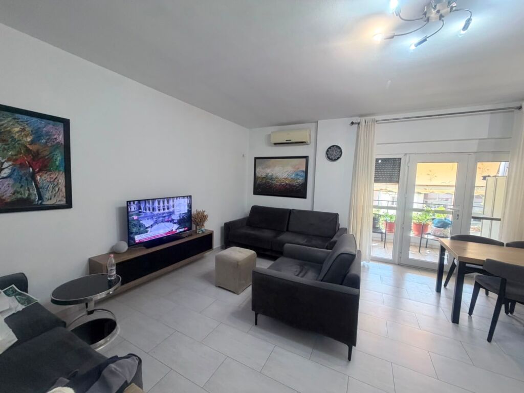 Apartment 2+1 for rent Rr. Naim Frasheri !
