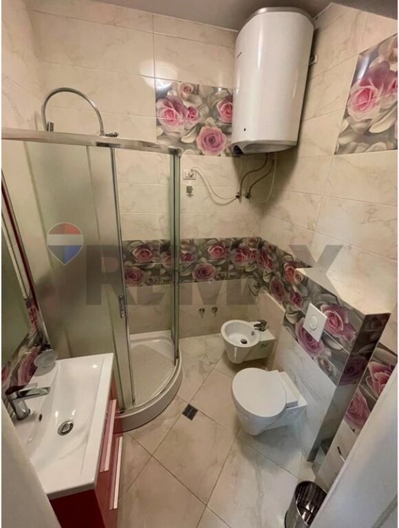 Apartment 1+1 for rent, Pazari I Ri
