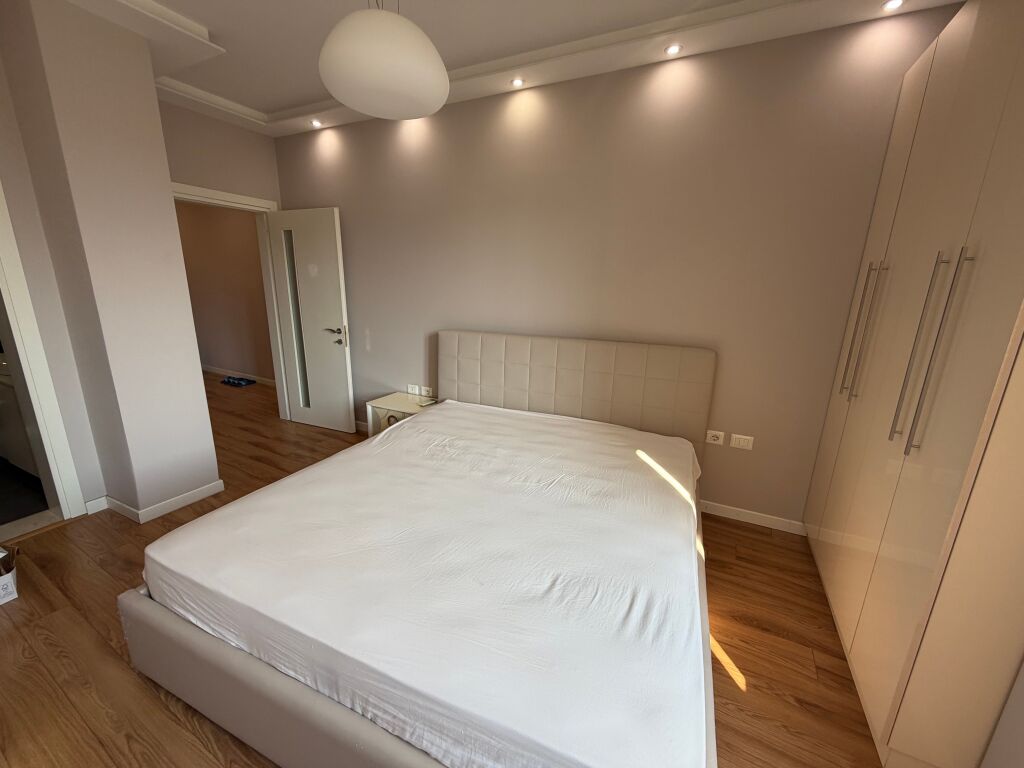 Perball Toptanit, Apartment 2+1+2 per qira
