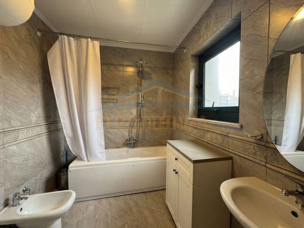 Qira, Apartament 3+1+3+ Post Parkimi, Liqeni Artificial, Tiranë.