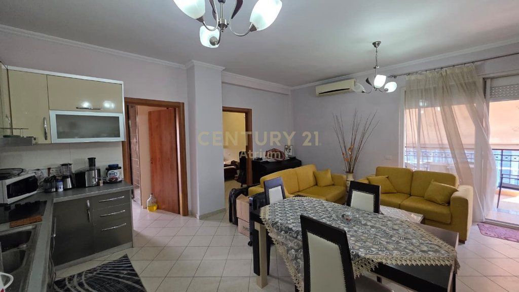 SHITET APARTAMENT 2+1+2+GARAZH – PRANE TREGUT TE RI ELEKTRIK!!