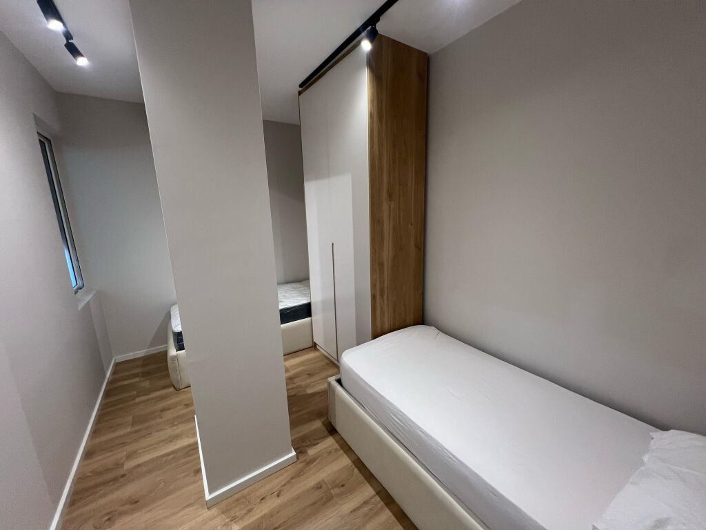 APARTAMENT ME QIRA RRUGA KAVAJES