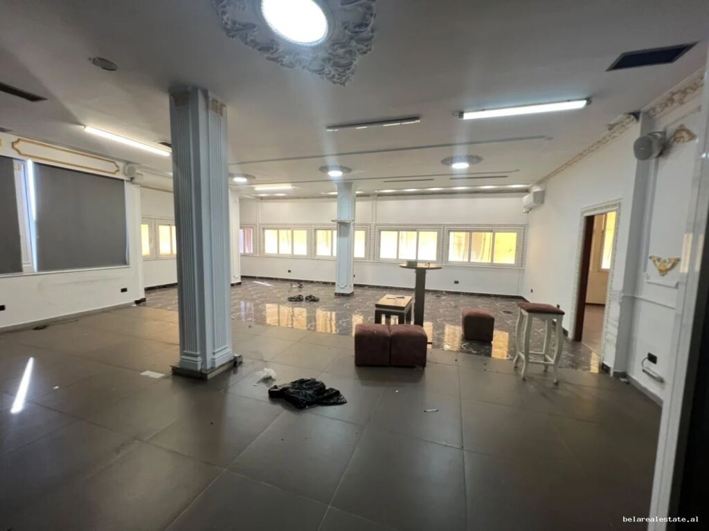 Zyre Me Qera Tek Ish-Restorant Durresi (ID BZ21033) Tirane