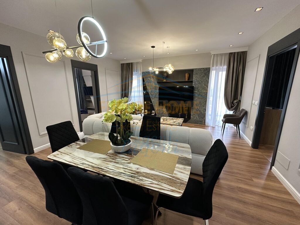 Qera, Apartament 3+1+Post Parkimi, Rruga e Kavajes, Garden Building, Tirane