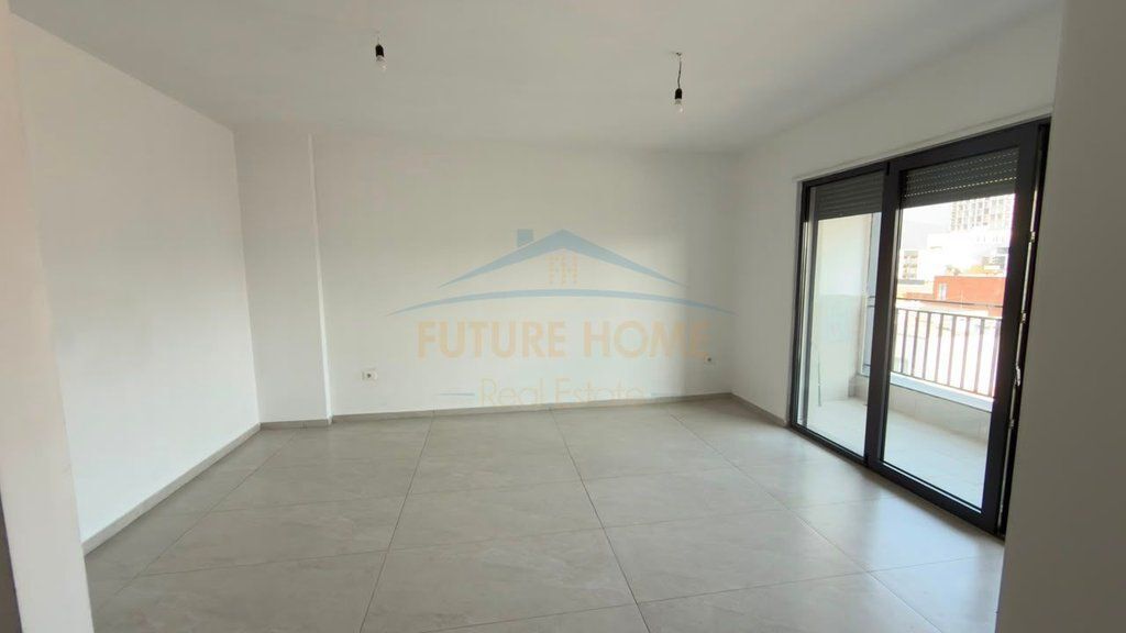 Qera, Apartament 3+1+2, Kompleksi Ndregjoni, Tirane