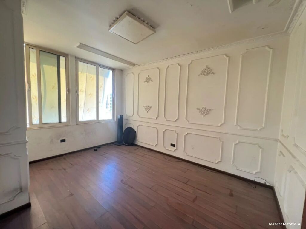 Zyre Me Qera Tek Ish-Restorant Durresi (ID BZ21033) Tirane