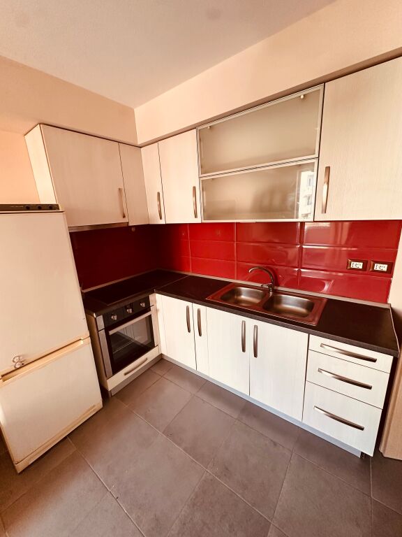 Apartament me qera prane Shkolles se Bashkuar