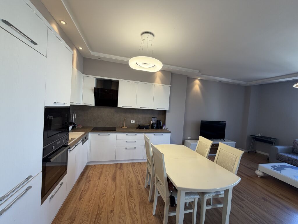 Perball Toptanit, Apartment 2+1+2 per qira