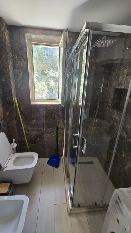 🏡 Jepet me Qira 2+1 📍Rruga e Durrësit💰 80,000 lekë/muaj bruto