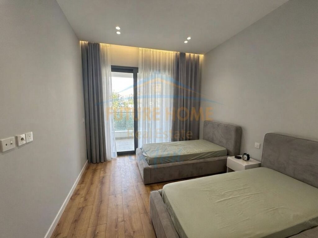 Affitto, Appartamento 2+1+ Posto Auto, Green Valley, Tirana.