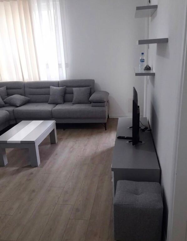 Jepet me qira apartament 1+1 në Yzberisht!