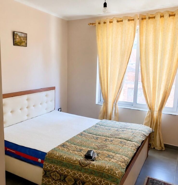Apartament me qera prane Shkolles se Bashkuar