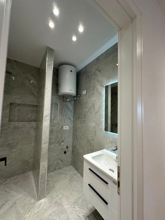 SHITET APARTAMENT 1+1 – ISH-STACIONI I FUNDIT I TIRANËS SË RE