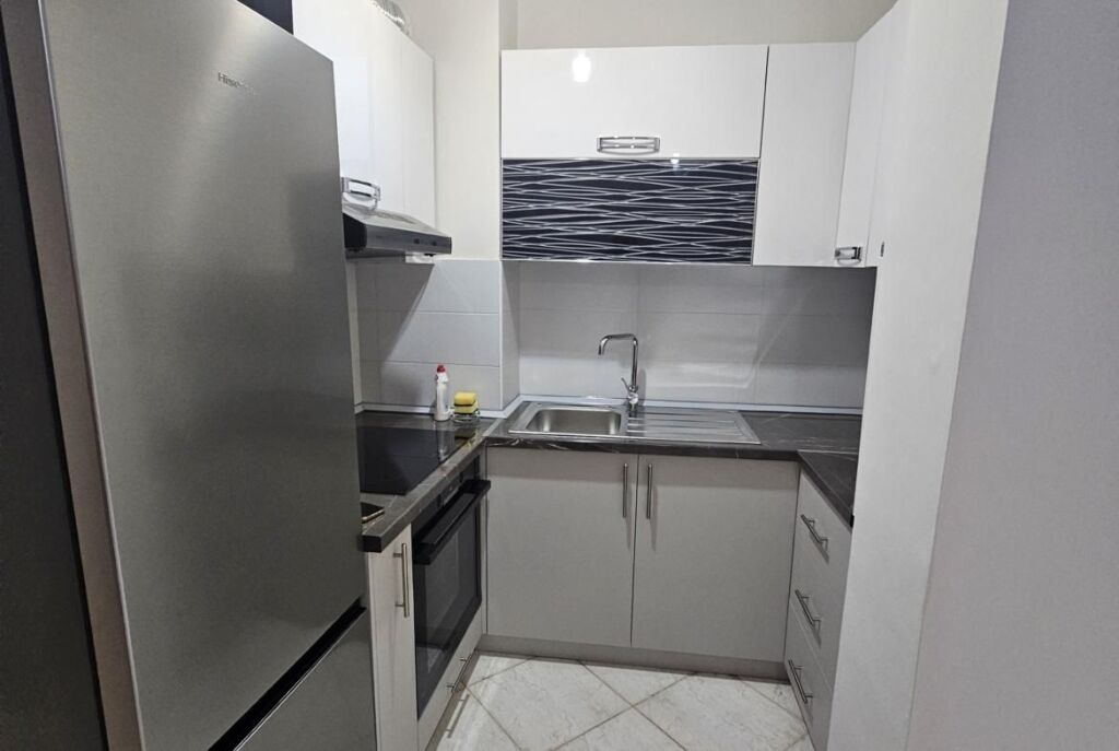 A Yzberisht, vicino ai Palazzi Çabej, si affitta appartamento 2+1!