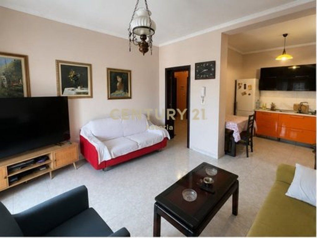 SHITET APARTAMENT 2+1 NË ZONËN E 21 DHJETORIT